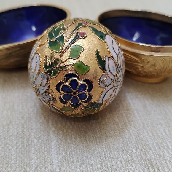 Cloisonne Gold Nesting Egg and Box Hand Painted Enamel Floral and Bird Vintage - Picture 3 of 11